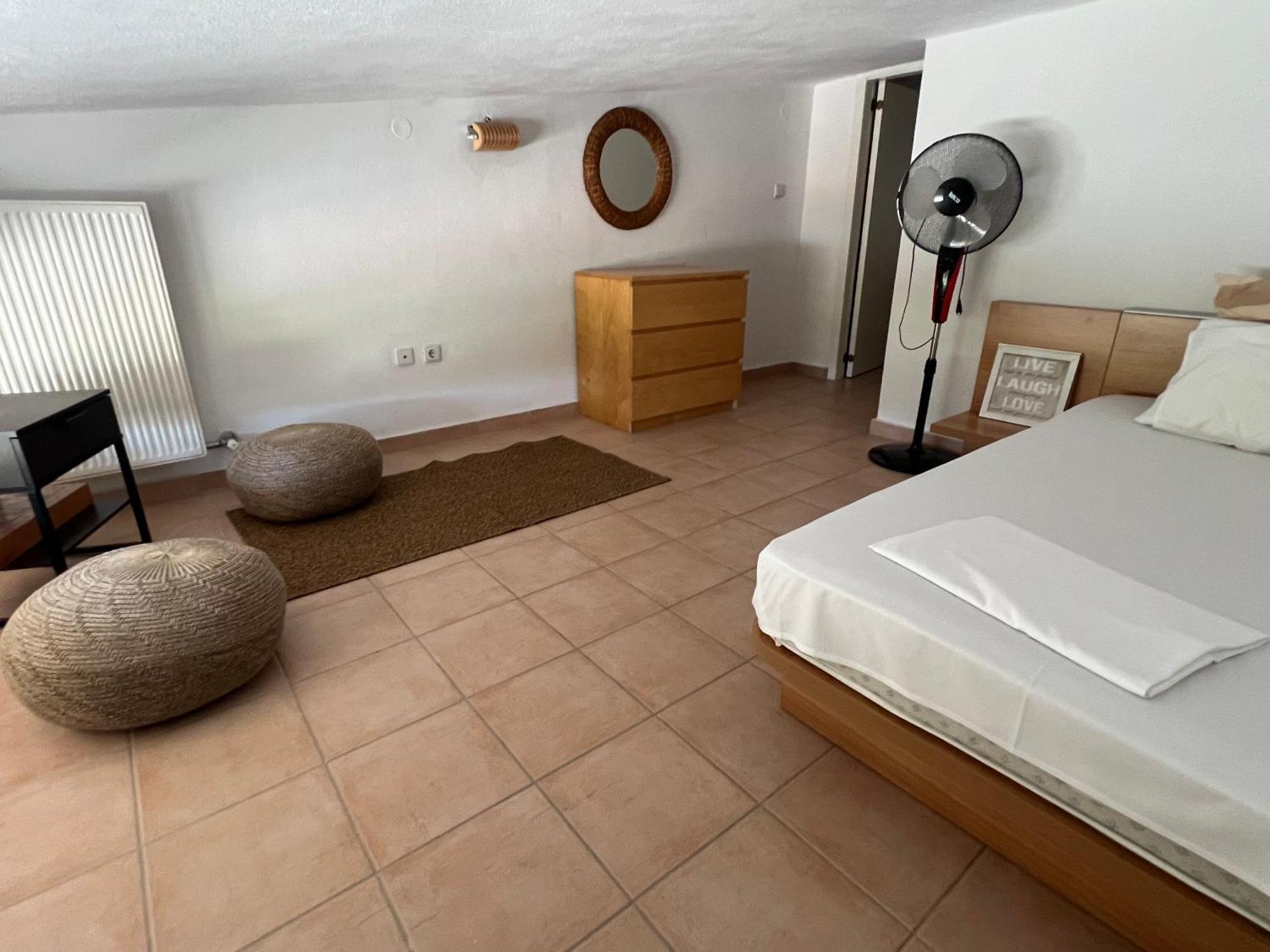 Two-Storey Beachfront Maisonette Торони Екстериор снимка